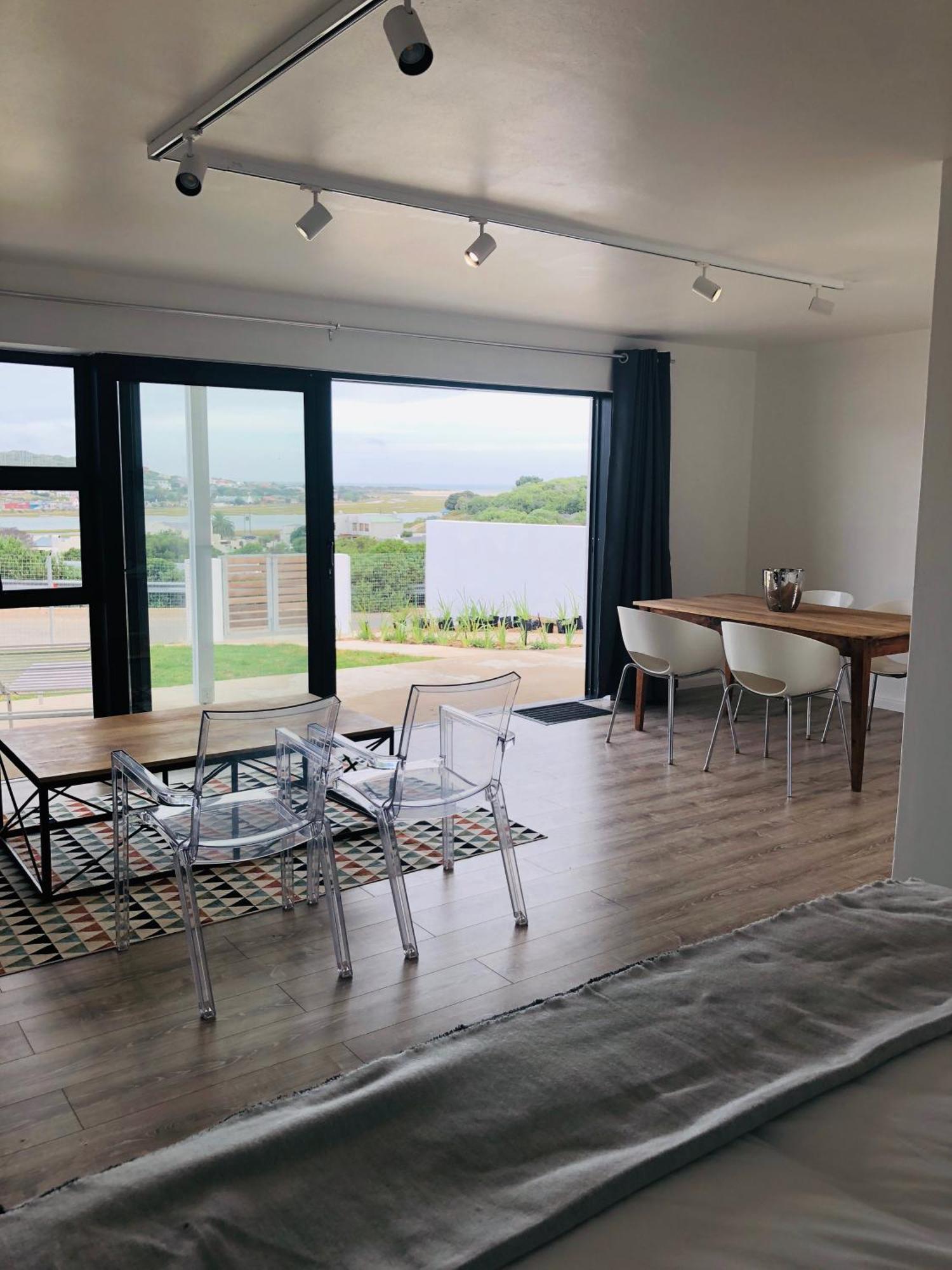Karee Manor Guesthouse Stilbaai Quarto foto